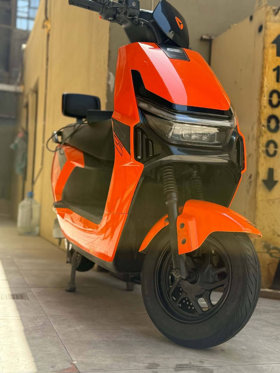 دراجه شحن
عدد البطاريات 6 
عداد المسافه 700 اخت زيرو بعده سبوع من شتريته
مواصفاتهة
كروس سرعه وبيهة بك ونضام سبورت وبيهة نضام البطيه بيهة هواي مواصفات سايد بريك كهرباء ناصي وعالي اشاير بريك كلهة كامل زيرو بعده بالجيس
جنطه بصمه
سايد بريك دكمه
تمشيك بالشحنه وحده ٧٥ كيلو
ملف ٢٤٠٠
شتريته ١١٠٠ رايده ٨٥٠ وبيهة مجال 
***********
