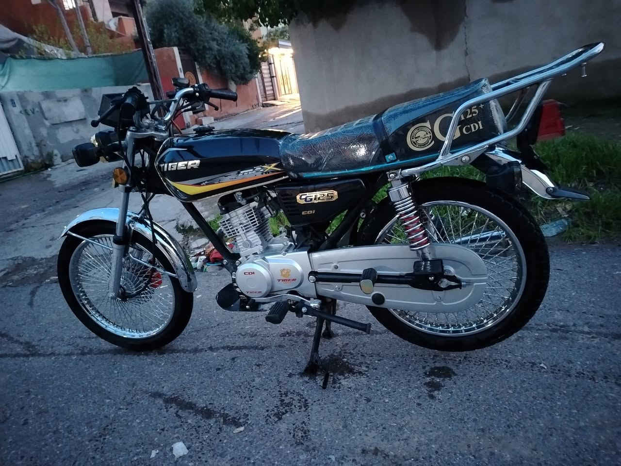 السلام عليكم ماطور تايكر مديل ٢٠٢٤ محرك شرط كهربائيات كلها شغاله وياله تواير كله شرط
(((السعر650 وبي مجال بسيط))) شراي خاص او انتصل
(((*********** (((***********))
