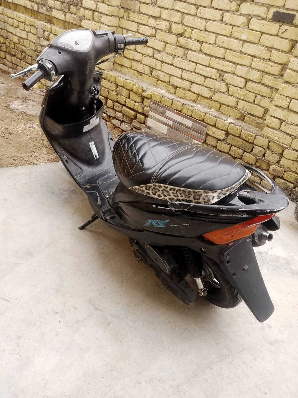 ماكس عدله للبيع مستعجل على بيعته السعر 325وبيها مجال بصيط ***********
