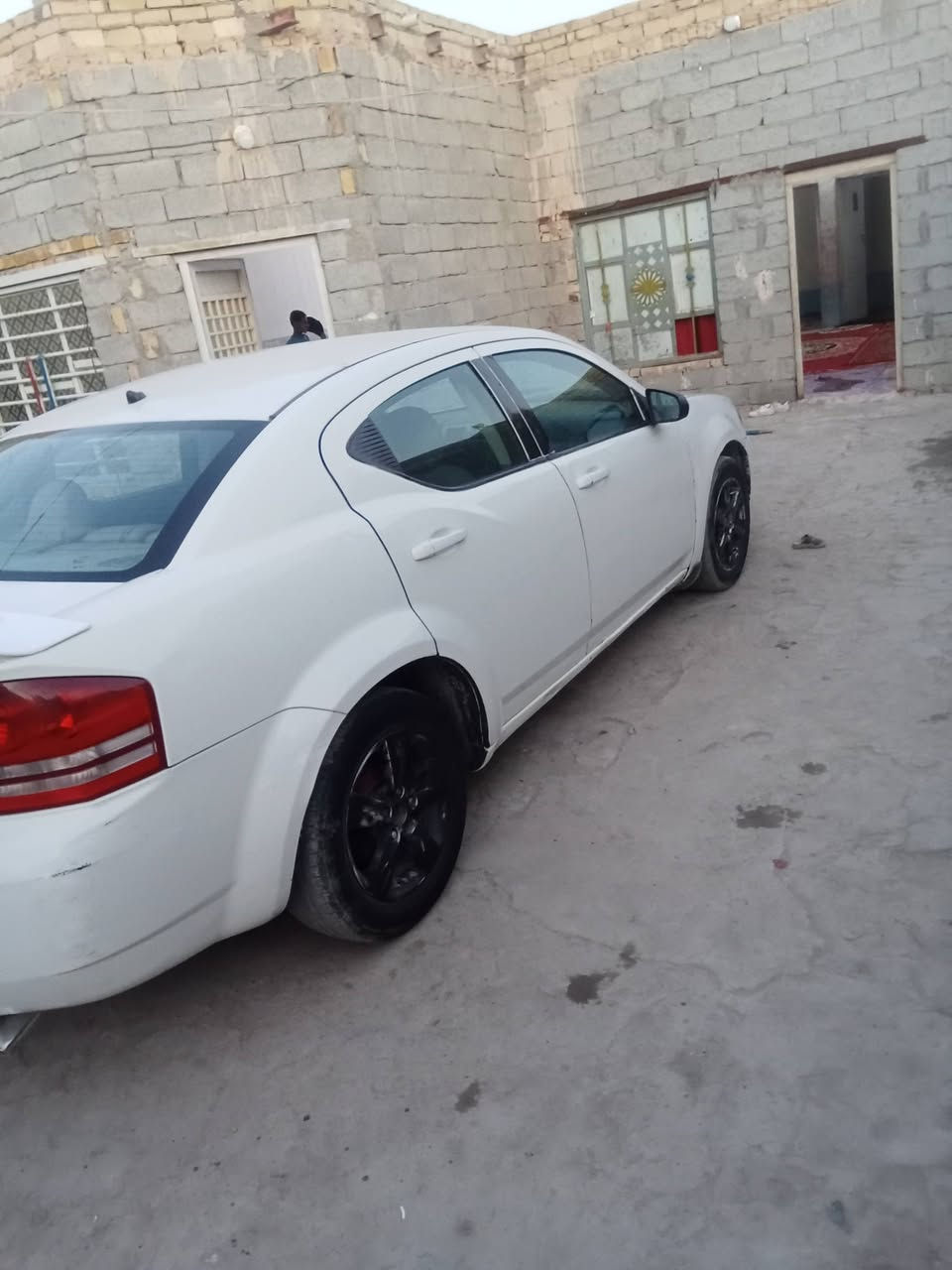 السلام عليكم خوان سياره دوج افنجر للبيع الموديل 2008جاهزه كهربائية حداديه تخم تاير سياره بسمي السعر 45 رقم تلفون ***********
