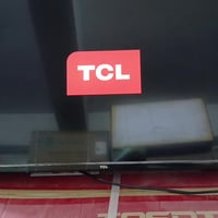 شاشه حجم ٣٢انترنيت نوع تي سي ايل نهايتها ٧٥ مكاني العبيدي ٠٧٧٠٧٠١٩٦٦١