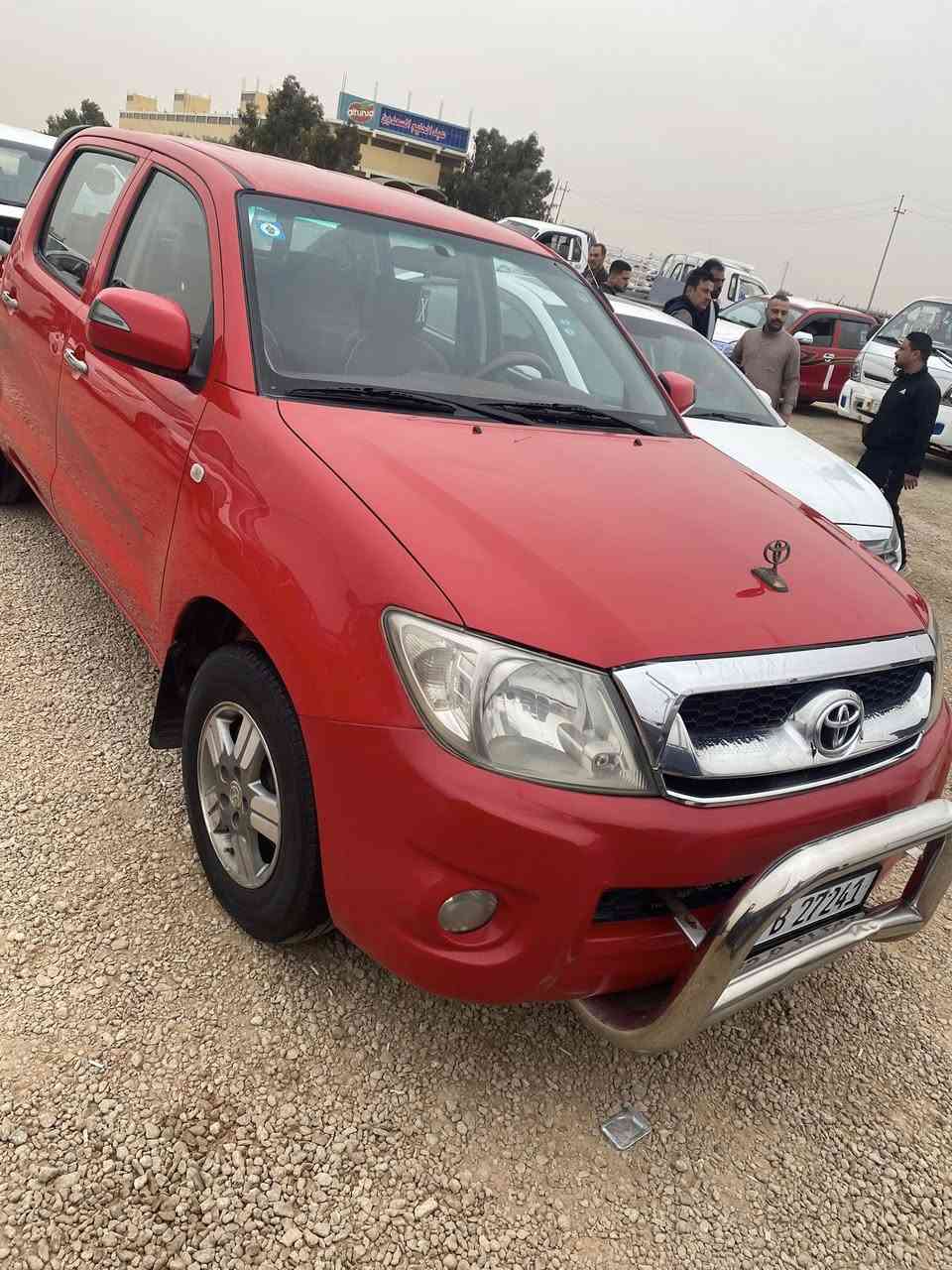 سلام عليكم بيك اب تيوتا  للبيع موديل 2010
اسياره مكفوله ما عده لي مشر عليها شويه بل جاملغ 
محرك كير جاهزه 
كير اوتو 
سعر 175وبيها مجال
عنواني رمادي 
هـ***********
