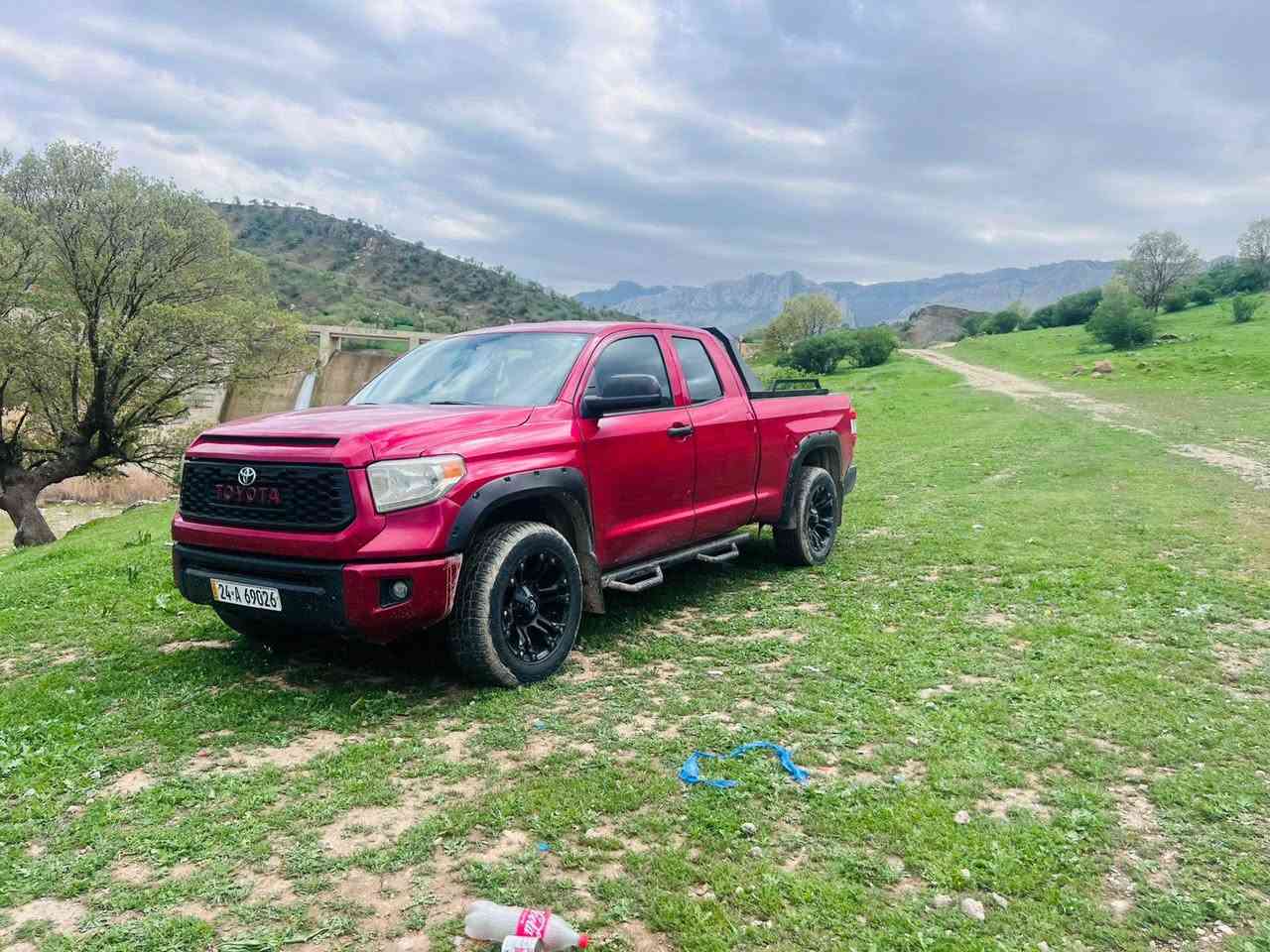 سلام عليكم للبيع اومراوس تيوتا تاندره موديل 17 دفع رباعي محرك المرغوب محرك كير  حداديه تبريد كله جديد سياره حيل نضيفه بيه صبغ ثلاث قطع فقط بدون اي داخل مكان السياره كربلاء ***********
