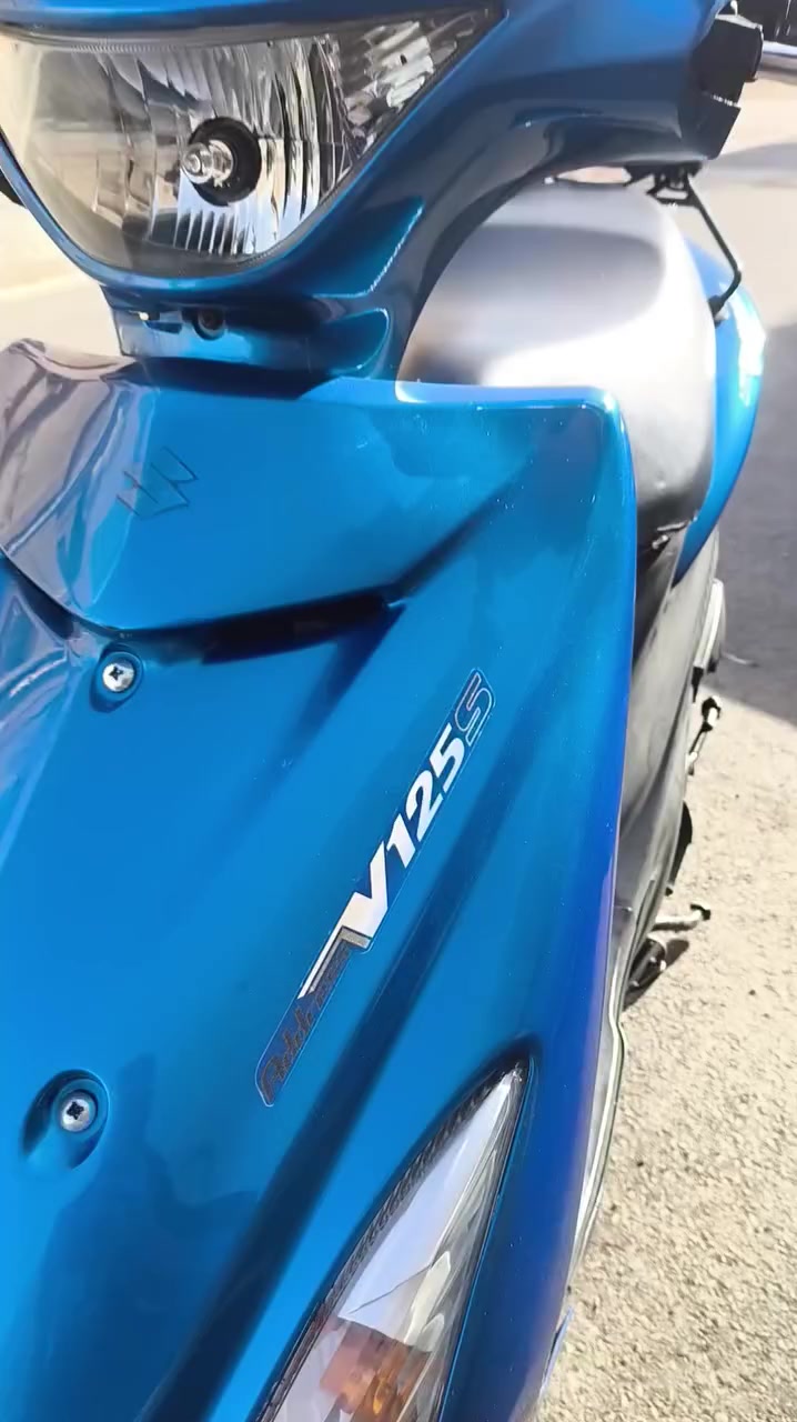 السلام عليكم شباب دراجة ادرس حديث نوزل للبيع صارلهة 4 أشهر من طالع من الرمبة بيهة كسر بلكفر الأمامي السعر خاص وللاستفسار الاتصال على رقم الهاتف ***********
