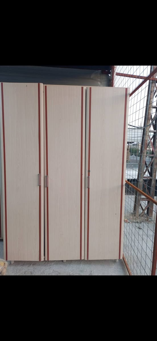 السلام عليكم ديمان حطاطه سعر 250 وبي مجال ديوان ثاني سعره 225 وبي مجال كنتور ابو ثلاث بيبان 125 طبابيخ على 225 ميز بلازما 50 وبي مجال طبلات 75 وبيهن مجال العنوان المدارس المرباك اسعار مناسبه مال تعزيله كله نظيف العنوان بالبلاروما بالمدان بسلمان واصل مجاني *********** ***********
