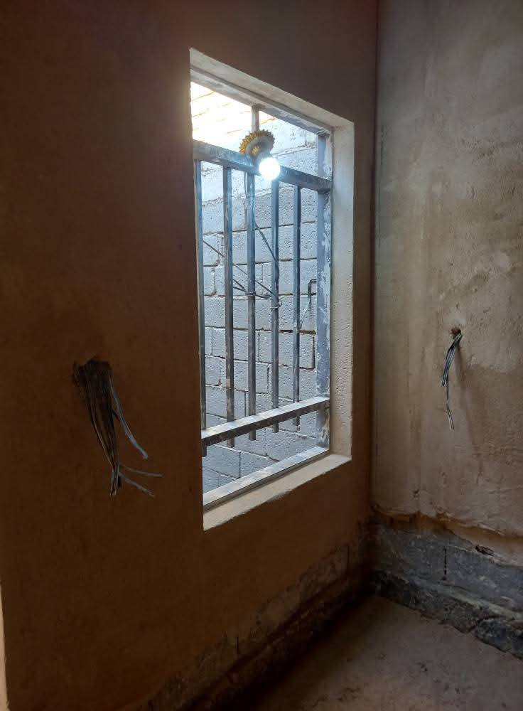 خلفه لباخ درجه اولى متر قطعي داخل السماوه فقط سميت جص بورك ناعمه نثر درجه اولى متر  التواصل ***********
