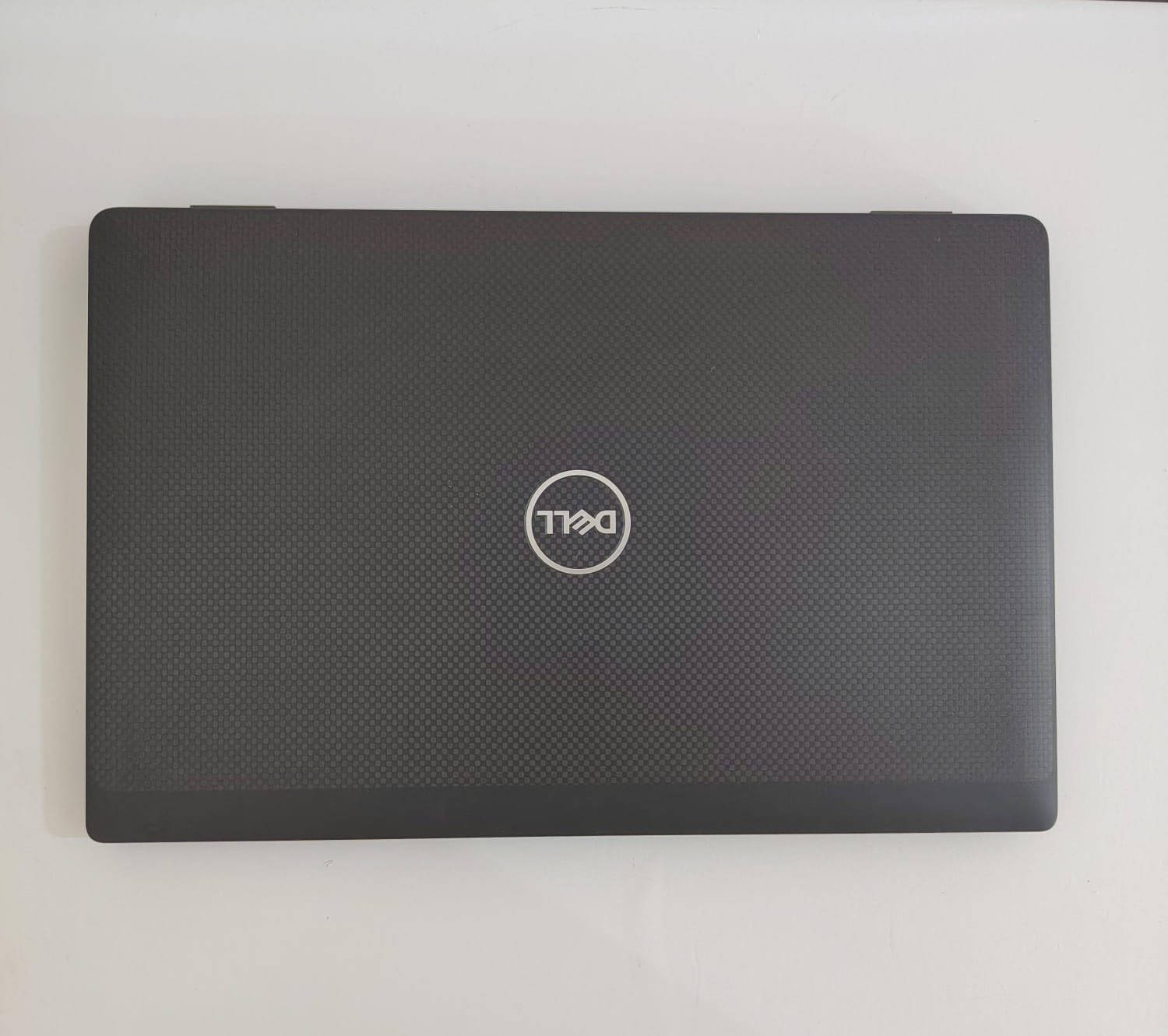 العرض الاقتصادي الأقوى للدراسة والعمل المكتبي
💻 Dell Latitude 5490
إذا كنت تبحث عن لابتوب بمواصفات ممتازة، سعر اقتصادي جداً، وحالة شبه جديدة.. هذا العرض مصمم لك! جهاز من فئة الأعمال (Latitude) المعروفة بتحملها وعمرها الطويل.
### ⚡ المواصفات التقنية:
 * المعالج: Intel® Core™ i5 (الجيل السابع) فئة U الموفرة للطاقة والممتازة للاستخدام اليومي المستمر.
 * الذاكرة (RAM): بحجم 8GB DDR4 (قابلة للتطوير لسرعة أكبر مستقبلاً).
 * التخزين: 256GB SSD سريع جداً في الإقلاع وفتح البرامج (وقابل للتطوير).
 * الشاشة: 14.1 إنش بحجم مثالي للتنقل والدراسة.
 * كارت الشاشة: Intel Graphics داخلي مدمج (يقرأ حتى 4GB مع الرام).
 * النظام: ويندوز 11 برو (Windows 11 Pro) مفعل وجاهز للاستخدام مباشرة.
 * النظافة: جهاز نظيف جداً بحالة بلاد، نسبة النظافة (97% – 99%) 💯.
🔥 السعر الأقوى والعرض المتكامل:
💰 السعر: 250 ألف دينار عراقي فقط! (سعر لا يُنافس مقارنة بالمواصفات والنظافة).
🎁 الملحقات الهدايا المجانية:
 1. الشاحن الأصلي الخاص بالجهاز 🔌
 2. حقيبة لابتوب متينة 🎒
 3. ماوس (فأرة) هدية 🖱️
 4. التوصيل مجاني بالكامل لكافة المحافظات! 🚚
### 📞 للحجز أو الاستفسار: 
تلي:- @AASSM9 ، واتساب:- *********** 
القطع محدودة جداً بهذا السعر الاقتصادي! احجز جهازك الآن قبل نفاذ الكمية.
