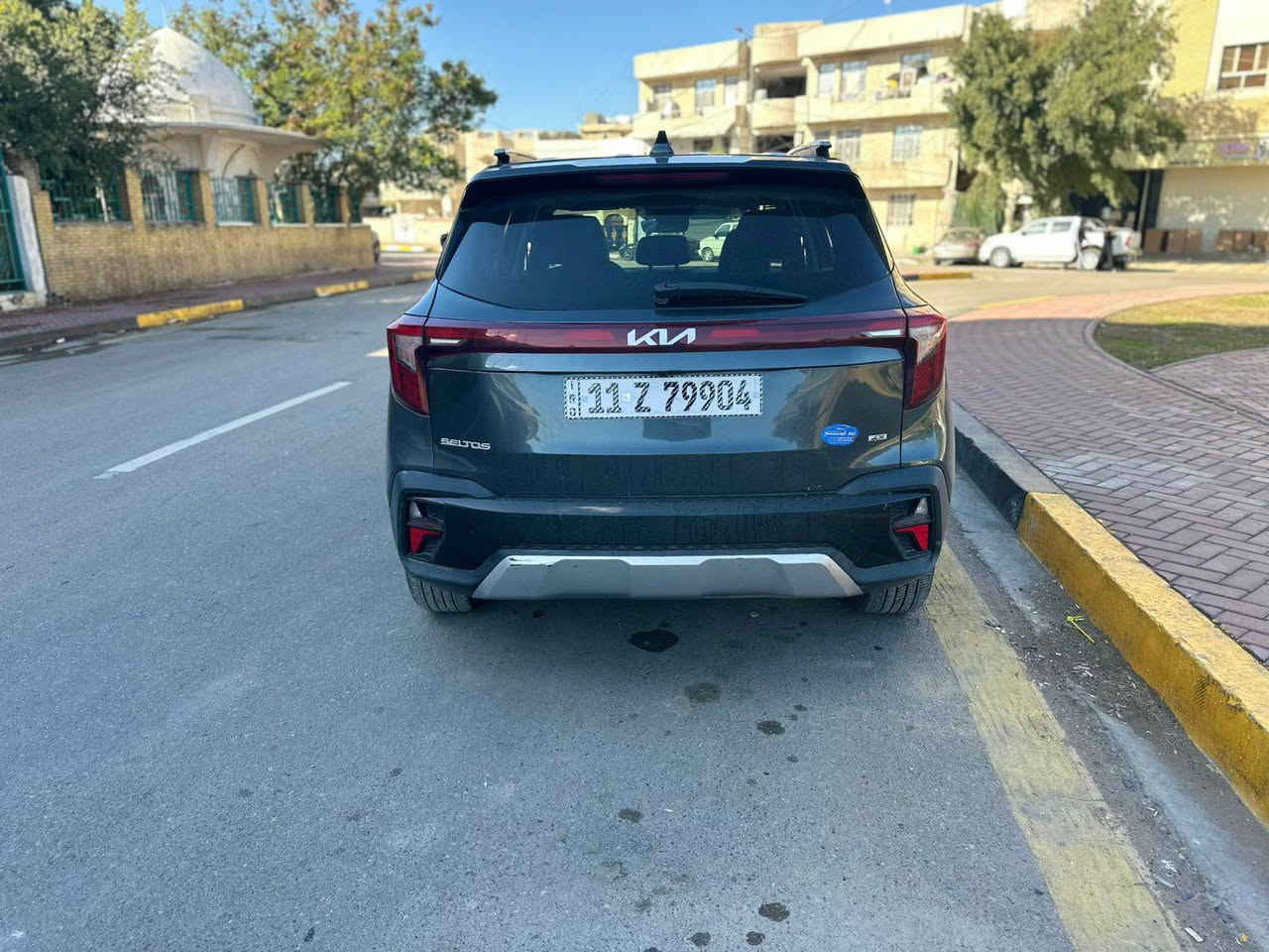 للبيع كيا سيلتوس موديل 2024
سياره جاهزه أخت الزيرو ماشيه 16 ميل فقط حادثها موضح بالصور مرقم بأسمي 
كامله رقم وهزة جديد رقمها بغداد
سياره فول مواصفات 
حساسات امامي خلفي شاشة متصلة عداد ديجيتال. تبريد قطعتين فتحه سلايد تدفئة كشنات شاشه تبريد الكتروني وهواي مواصفات بعد بيها سياره دفع رباعي مكينة 2000دوش تحكمات ستيرن قياده ذاتية 
السيارة مكانها بغداد الاعظمية شارع الاخطل
السيارة معروضه بسعر مناسب 
موجود واتس واتصال
***********
*********** بغداد, العراق
