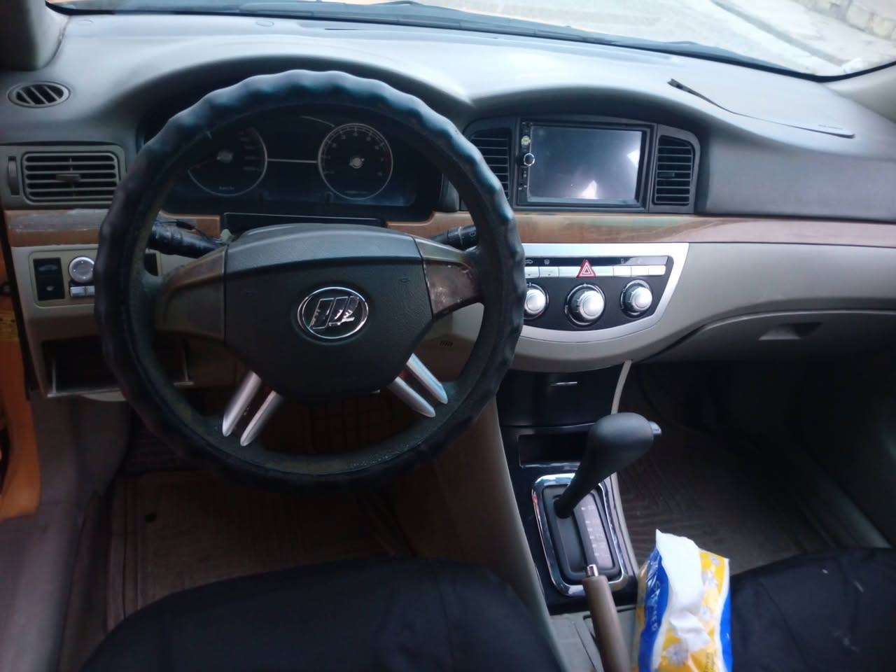 موديل 2013 مشروع وطني 2028 كير محرك كورلا اوتماتيك.  6 أشهر شده   جديد كهرباء صدر شرط  سعر 40ومجال  ***********
