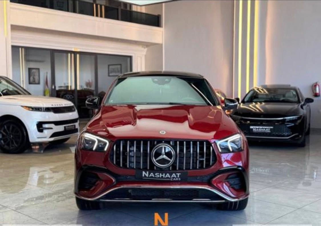 GLE 53 كوبية
فول الفول اعلى فئة

أبرز المواصفات (GLE 53 AMG Coupe 2023)

* المحرك: 6 سلندر مستقيم سعة 3.0 لتر تيربو + نظام هجين خفيف EQ Boost.
* القوة: 429 حصان.
* العزم: 560 نيوتن متر.
* ناقل الحركة: أوتوماتيك 9 سرعات AMG Speedshift.
* نظام الدفع: 4MATIC+ رباعي.
* التسارع 0-100 كم/س: حوالي 5.0 ثوانٍ.
* السرعة القصوى: 250 كم/س (محددة إلكترونياً).
* جنوط AMG قياس 21 أو 22 
* سقف بانوراما.
* إضاءة داخلية محيطية 64 لون.
* شاشة مزدوجة 12.3 إنش مع نظام MBUX.
* كاميرات 360 درجة.
* مقاعد جلد كهربائية مع ذاكرة.

إذا كانت السيارة GLE 450 Coupe 2023

* محرك 3.0 لتر تيربو 6 سلندر.
* قوة 362 حصان.
* عزم 500 نيوتن متر.
* دفع رباعي 4MATIC
تواصل ***********
