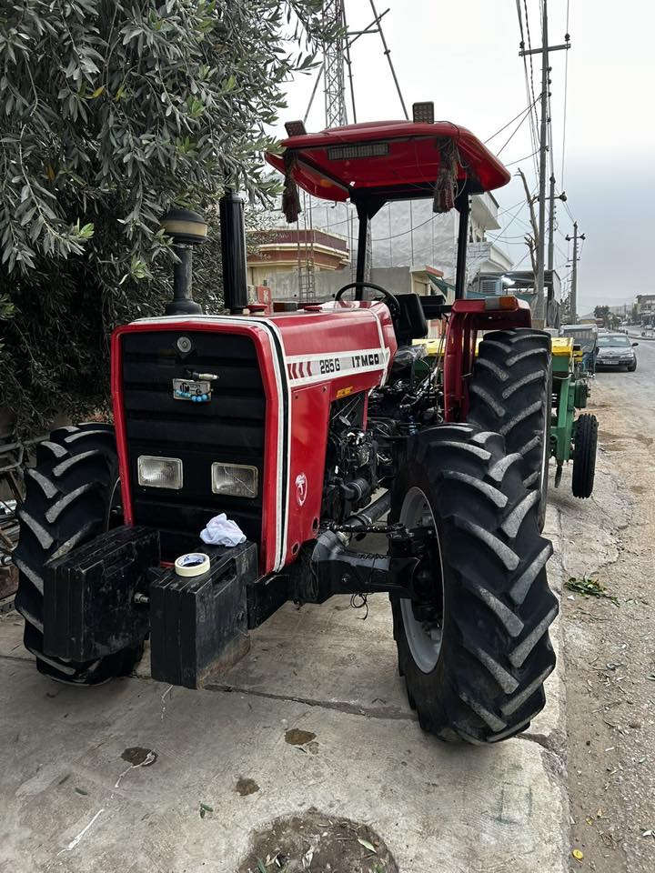 بەناوی خوای گەورە و میهرەبان.. 
تراک تۆر ئێرانی ٢٠١٢ بۆ فرۆشتن .
تراک تۆرەکە ڕەقەم دهۆکە بەڵام شتێکی زۆر جوان و دانسقەیە مەکینەو پەمپی نەکراوەتەوە و بۆخاری نیە بە شەرت کراوە بە دەبڵ عەکسل تایەی پێشەوی لۆکە و تایەی دواوەوەی نیوەیە 
تراک تۆرەکە ٢٨٠٠ سەعات کاری کردووە شتێکی جوان و تازەیە.١٠٨ گڵاو مامەڵە
***********..
