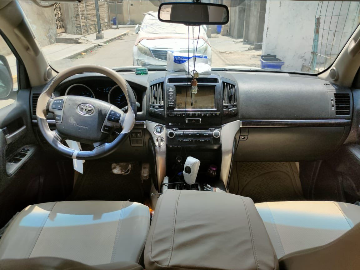 سلام عليكم لاندكروزر 2010 فول موصفات 8سلندر كفاله عام من الصبغ رقم كربلاء مميزه ماكان السياره البصرة هاتف ***********
