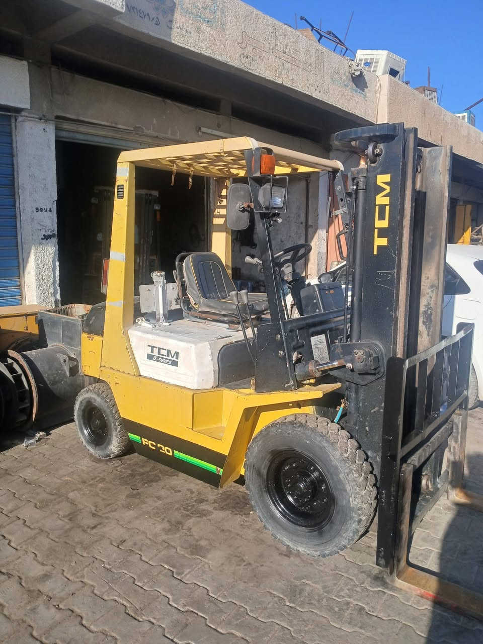 رافعه ياباني 2طن بانزين مال حاويه نضيفه كلش ***********
