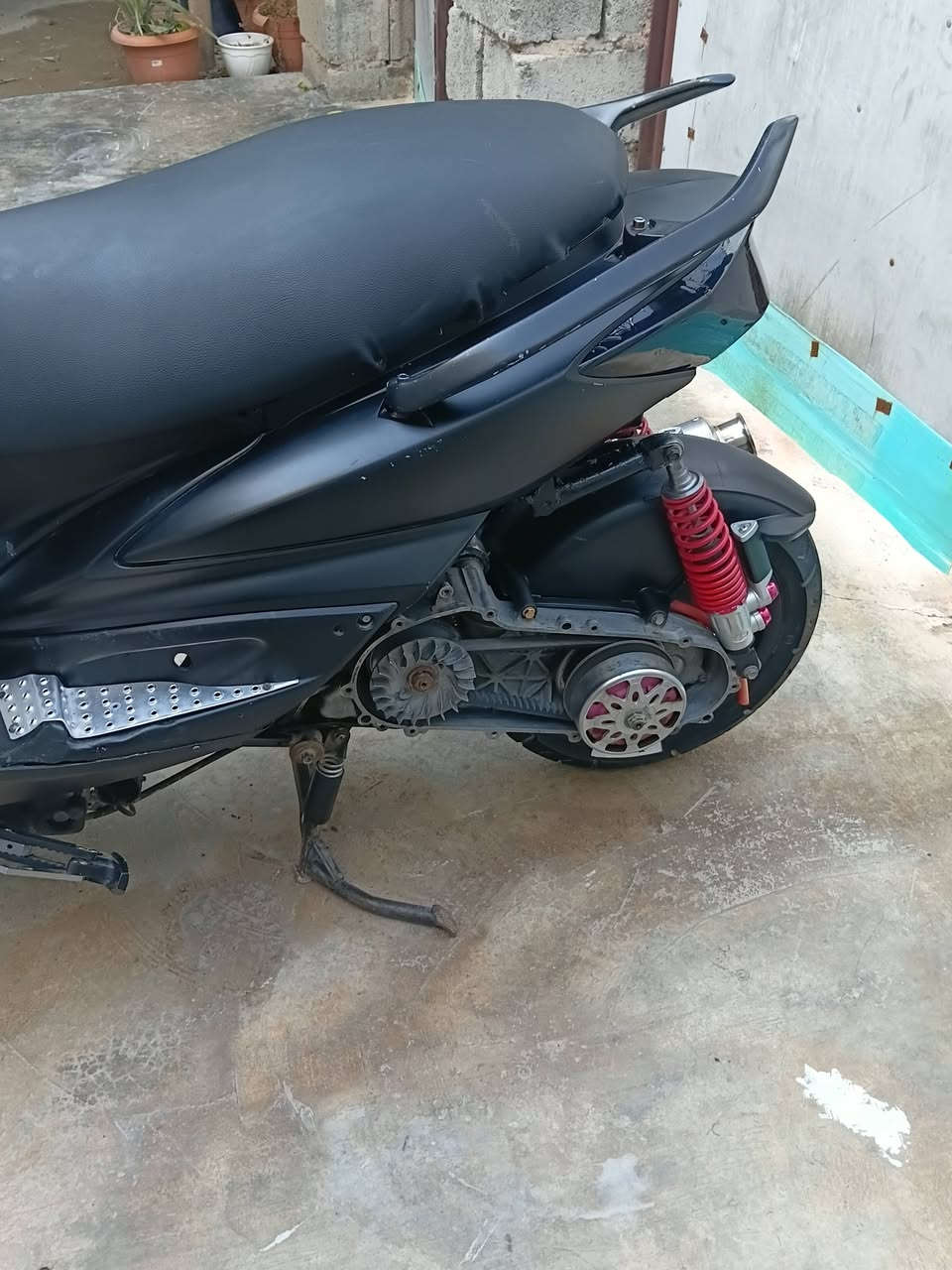 سلام عليكم سكنس فحل للبيع تزويد كامل مكينه شلعه ومعدل دبلات مزوده بكلايت بجم خلفي تزويد شكل تيماكس صلنصه رياضي شركه كلجات رياضي دراجه كامله من كلشي مابيه اي نقص السعر 800 وبيه مجال مكاني بعقوبه ***********
