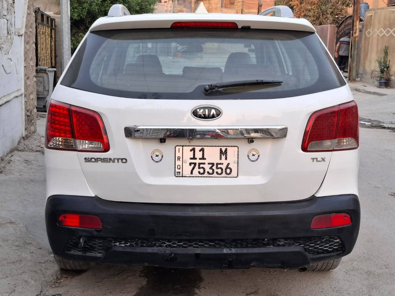 السلام عليكم كيا سورنتو موديل ٢٠١١ خليجيه محرك ٢٤٠٠ دوش تدفئة وتبريد قطعتين سبعه راكب كهربائيات كلهه تشتغل داخل نظيف شاشه كاميرا تخم تاير نظيف مصبوغه حزام بيها ضربه باب عكس السائق شواصي ولغود وتكم وحوض مكفولات مكانها بغداد الدوره ابو دشير هاتف *********** سعرها ١١٨ ومجال بسيط بغداد, العراق
