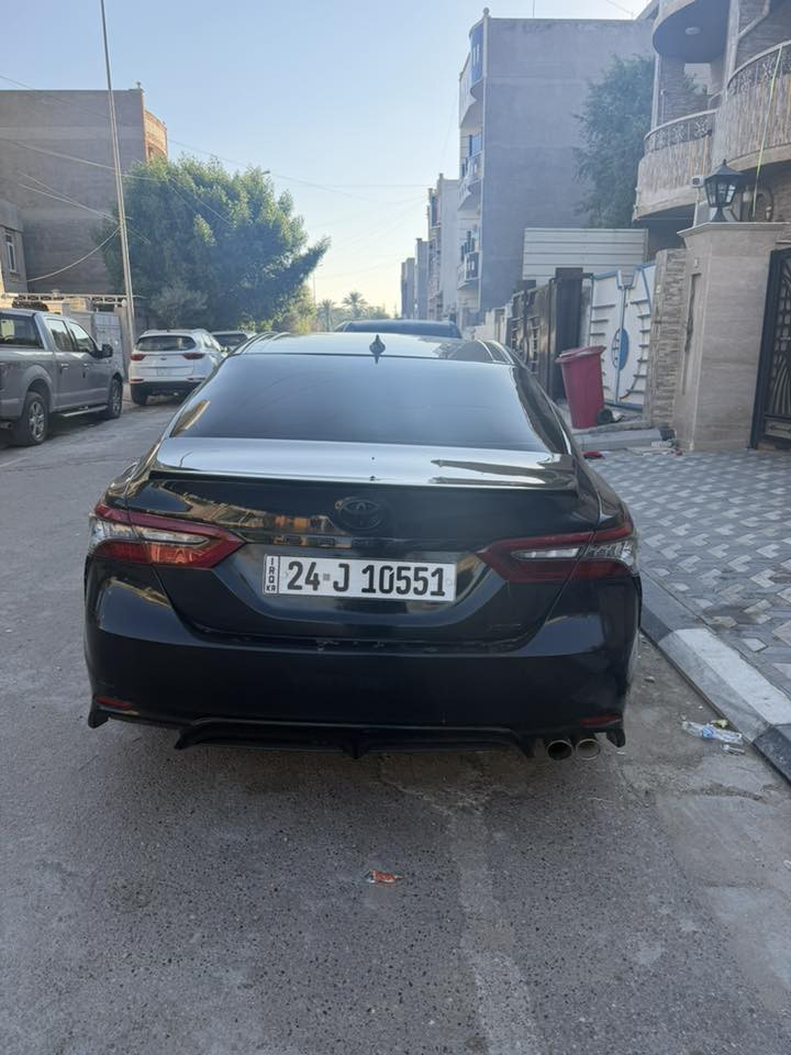 السلام عليكم 
كامري موديل 2021 se ضرر خلفي موضح بلصور بجم كبس بدون ايرباك رقم شمال هزه وسنويه ورقم كله جديد ماشيه 62 مكان السياره بغداد 
سعر 177 مجال 
***********
