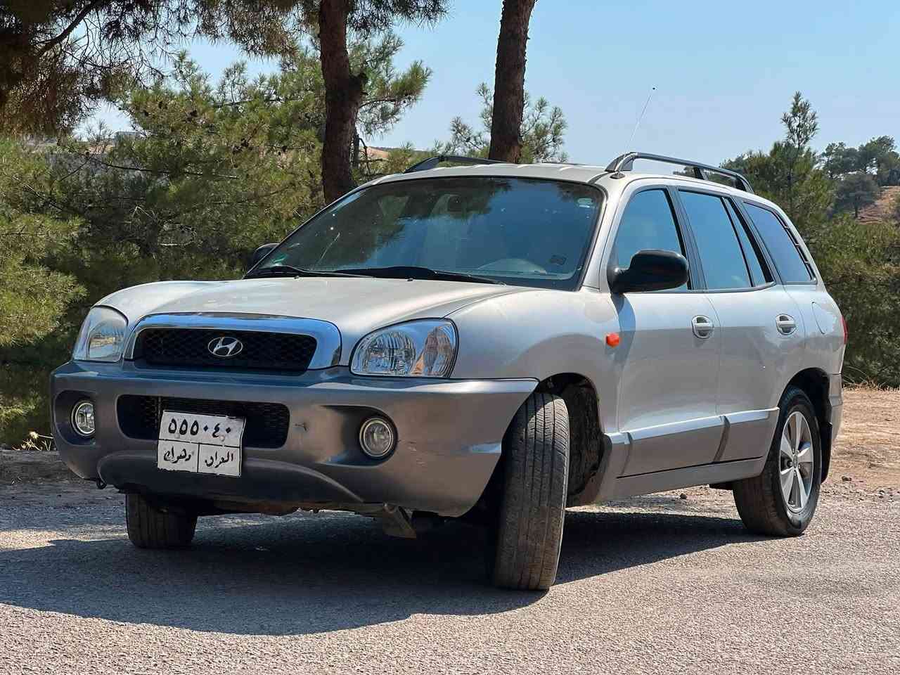� للبيع | هيونداي سنتافي 2005 🚘
✅ الموديل: 2005

✅ النوع: Hyundai Santa Fe

✅ المحرك: (دوش 2.4v)

✅ ناقل الحركة: عادي

✅ نظام الدفع: أمامي 

✅ الوقود: بنزين

✅ اللون: (الرصاصي)

المميزات:

* محرك قوي وهادئ.

* كير ناعم بدون مشاكل.

* تبريد ثلج.

* هيكل نظيف ومرتب.

* جامات كهربائية.

* وسائد هوائية (Airbags).

* نظام ABS.

* تايرات ١٨ ألمنيوم.

* سنتر لوك.

* سيارة عائلية مريحة وواسعة.

* جاهزة للاستخدام ولا تحتاج مصاريف.

*صبغ بوند و جاملغ عكس السايق بدون دواخل او شاصي 

* مكفول مكفول 🔥

* شرط التحويل 

*غرامه عليه 400$ينزل من سعر

📄 الأوراق: كاملة وجاهزة للنقل.

💰 السعر: ( 75$ ) وقابل للتفاوض بالمعقول.

📍 الموقع: (دهوك قضاء عقرة ).

📞 للاستفسار: ( *********** -*********** )

