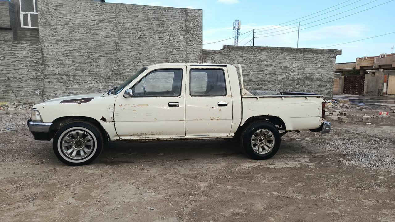 السلام عليكم 97 دبل للبيع سياره رقمها ار سعر 28 وبيها مجال راعية بل بيجي بس ميت سيارة بينة سنوية كمرك مدفوع  ونبيع هذة الموجود ***********
