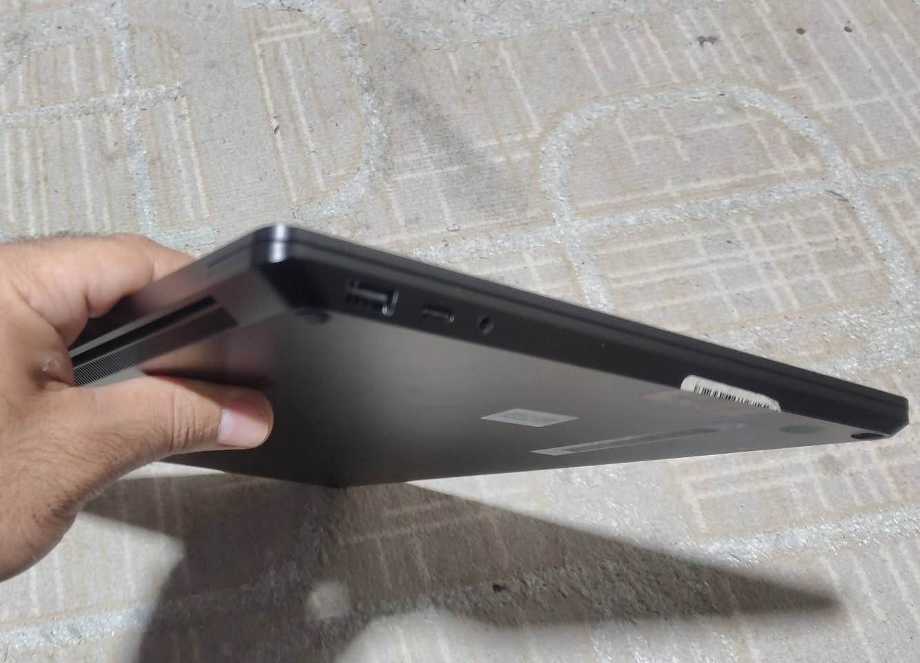 الابتوب مستعمله بحاله جديده
surface laptop 6
رام 32
هارد ssb m.2 1T
المعالج ultra 164 H
الشاشه لمس 10 اصابع دقه كلش عاليه
وندوز اصلي 
وياهه فقط شاحنة اصليه
سعره 1,600,000
مكاني بغداد الجديده 
***********
