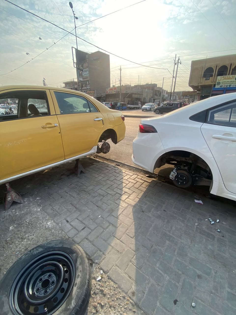 سلام عليكم 
كورلا 2009 وارد امريكي 
حادثه جاملغ وبنيد نفسهن بدون دواخل 
 وبيه طخه بقبق صندوك بدون حوض بدون دواخل 
كير ومكينه 19حداديه تخم تاير   سياره جاهزه
سعر 85 مكاني بغداد محموديه 
***********
