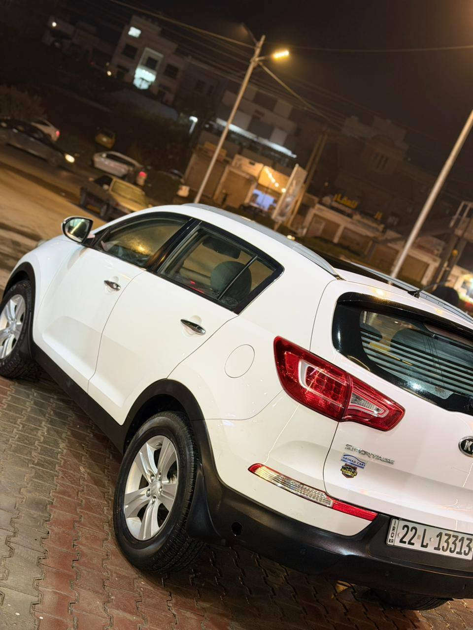 السلام عليكم سبورتج ٢٠١١ بدون ضرر بدون صبغ بيها مكنتين بارد فقط كير محرك شرط ماشيه ١٨٠ سلايت كامره اصليه تحمات استيرن جهتين***********.
.***********
