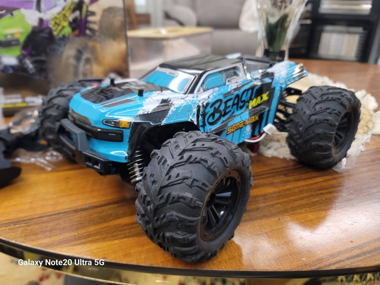 متوفر سيارة حجممها 1.16
محرك برشد
السيارة جديدة 
السعر 50.000


**إذا كنت صاحب هذا الإعلان وتريد حذفه لأي سبب، رجاءا أرسل رسالة إلى الدعم الفني**