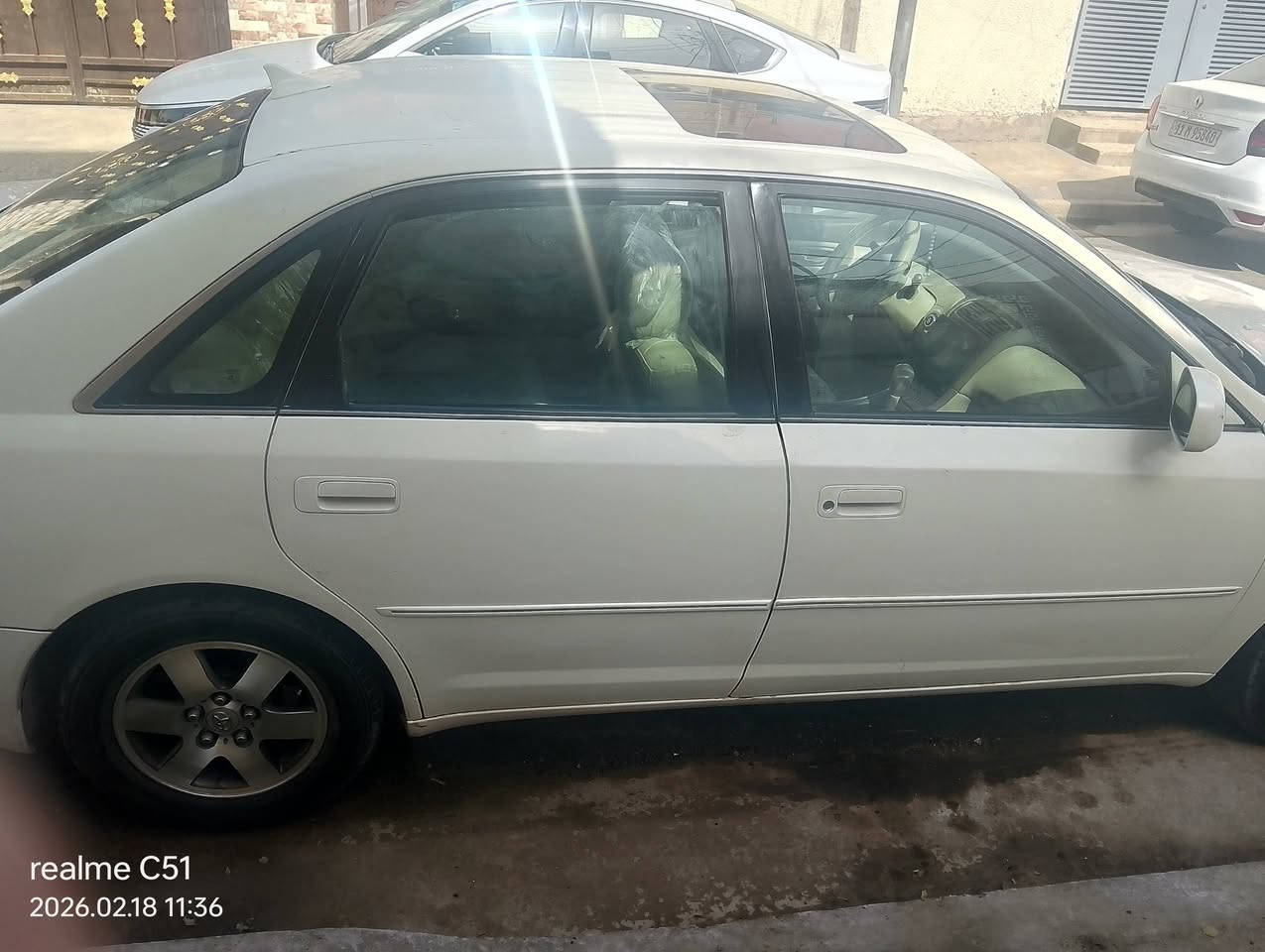 السلام عليكم 
افلون 2001 ماشيه 160000 المواصفات خليجي مكفوله كير ومكينه وتبريد ثلج اي استفسار واتساب ***********
