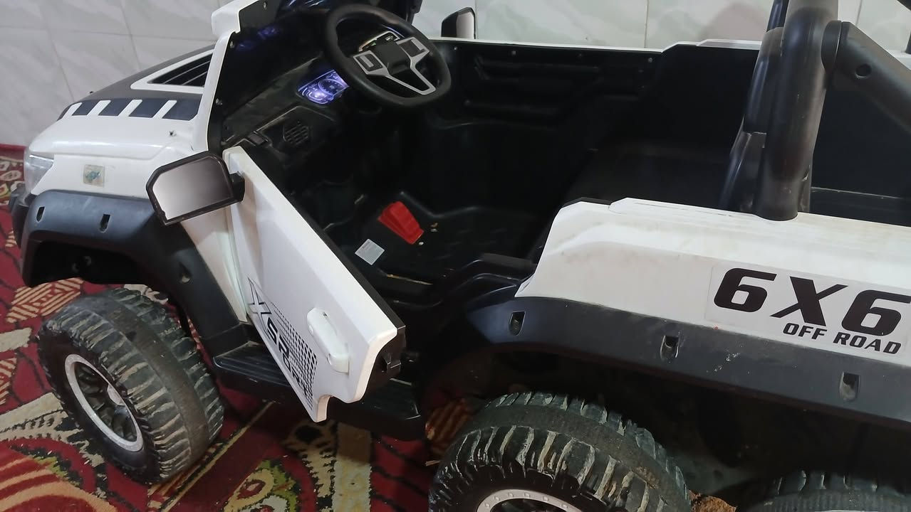 مرحبا
سياره شحن شتريته 375 جديده من ريان سنتر 

ابيع 225 وبيهه مجال 

ام بي ثري 

اناره خلفي اماي 

بلوتوث يربط على الموبايل اواكس ايظن 

وياهه ايظن ريمود تحكم من بعد / محركها يفر 4 اطارات/ وليس 2 
2×4
تكدر تشحنهه سياره او وتفلت البطاريه شحن خارجي 

مكان بصره 

*********** واتساب فقط 

*********** واتساب او اتصال
