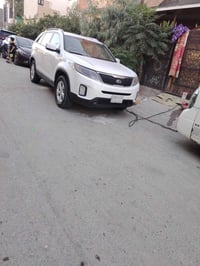 من رخصت مدير الكروب سورنتو 2015 خليجي نص فول مكينه 2400 السياره جهازه ...
