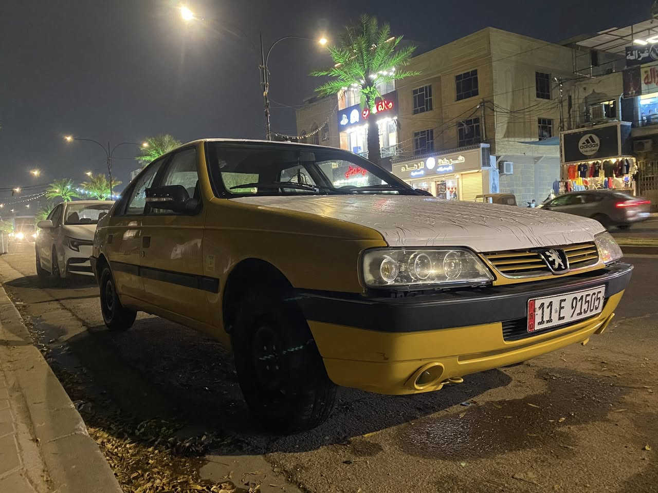 يالله مرا خصة الادمن المحترم بيجو 405 مكفوله وبلاديه مامبدل بيهه اي شي بس الهلالات معمره كير مكينه تبريد كلشي جاهز بيهه ترايك للبصره شرط السعر 36 السياره كبل للشارع باسمي ***********
