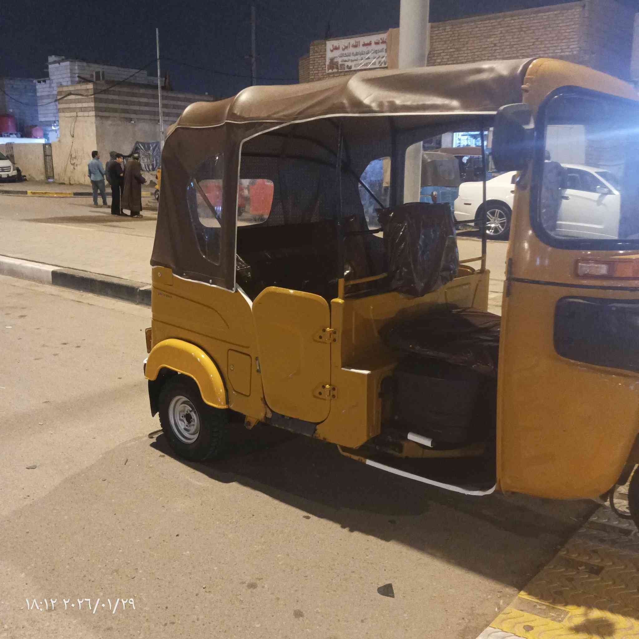 سلام علايكم تكك مديل 2021رقم وسنويه سعر 6500 بكاني بصره حي صدقاء هذا رقمي ***********
