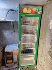 براد البيع نضيف  السعر 275وبي مجال اتصالعلى رقم 07826921949بي وتساب