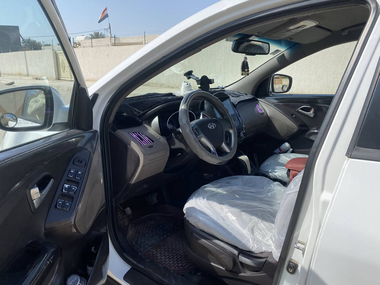 للبيع توسان 2014 خليجي رقم بغداد الدوالي الجديد بسمي هزة وسنويه ورقم كله جديده السيارة كفاله عامه من الحادث بيها مكانات صبغ اثر شخوط من دون معجون محرك٢٠٠٠دوش تبريد ثلج كير وحدادية ومحرك خير من الله تخم تاير جديد السيارة جاهزة من كلشي مكان السياره ديالى الخالص السعر 155 وبيها مجال للشراي 
اتصال ***********
***********.
