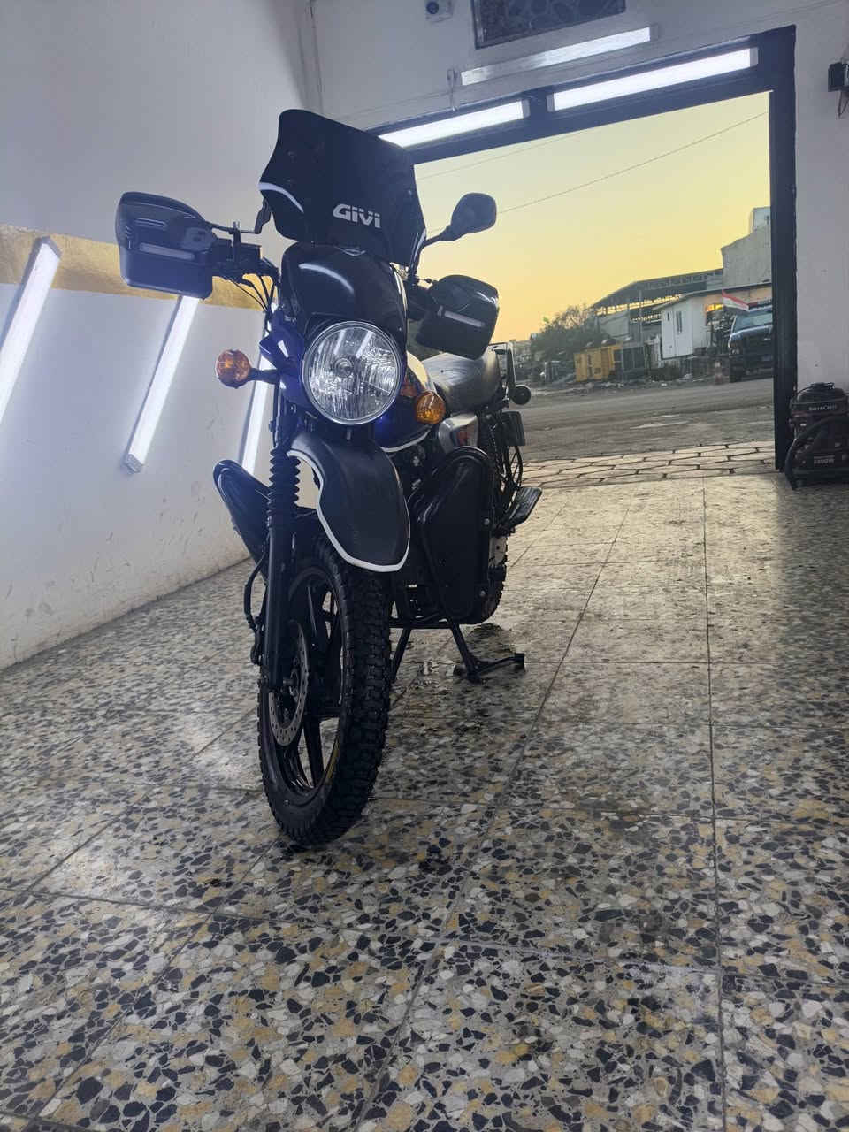 للبيع نضيفه ومابيها كل نقص مكينتها جديده ومامفتوحه سعر 2500 مليونين ونص للأتصال ‏‪***********‬‏
