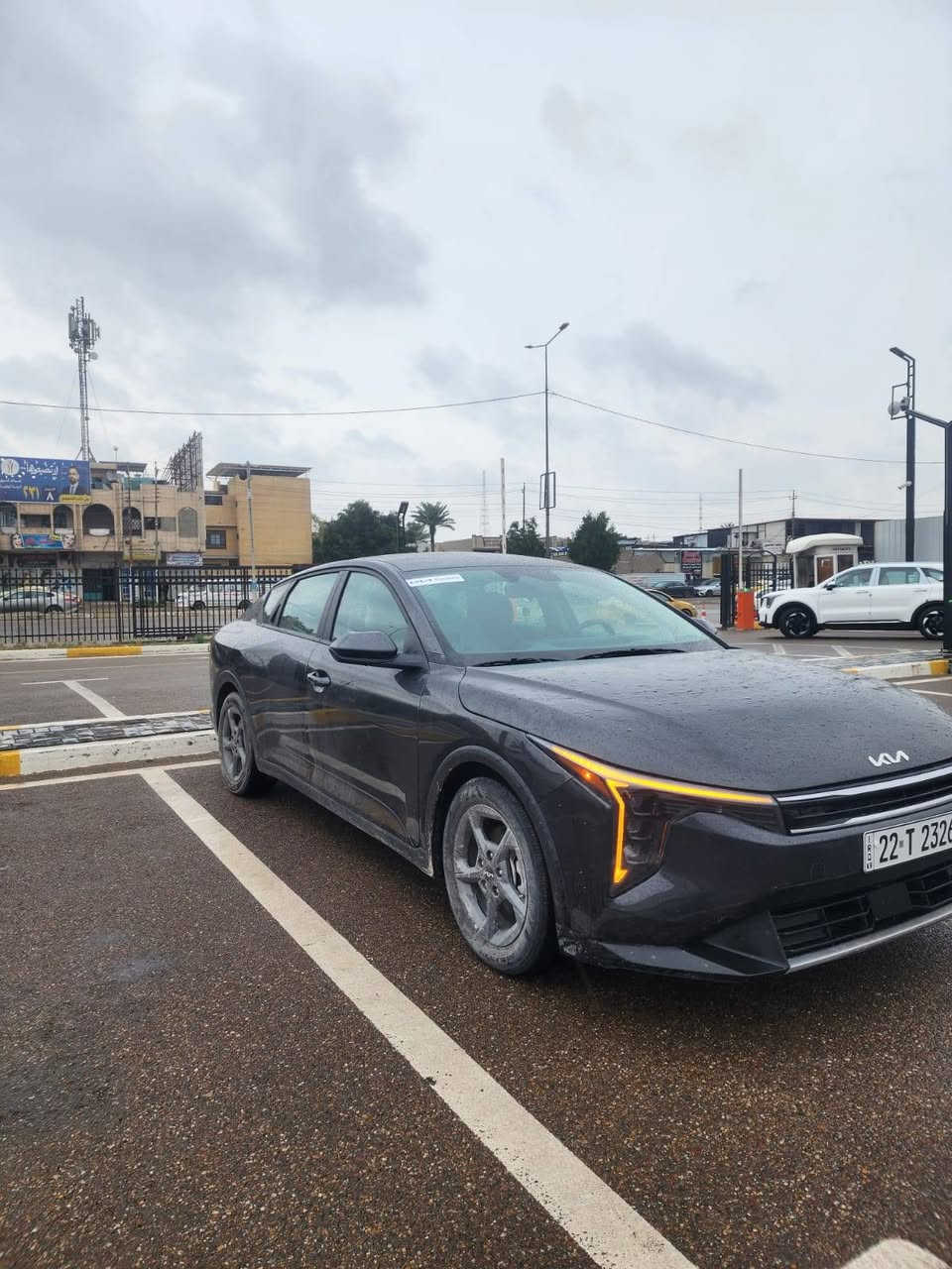 سلام عليكم للبيع فقط 
كيا K4 موديل 2025 زيرو وارد امريكي 
ماشيه ٦ الاف ميل حادثه كما موظح بلصور بدون دواخل ولا ايرباك لون نفطي 
 مواصفاته 
بصمه +بصمه ابواب وتشغيل عن بعد 
محرك الفين 2000 دوش 
شاشه كبيره متصله عداد دچيتل 
كامره دواره 
رادارات امامي وخلفي وجانبي نقطة عمياء 
لايت عدسات +لد نهاري بكلايت لد 
وظعيات قياده ٢
تحكم استيرن جهتين كروز سرعه مثبت سرعه مانع انزلاق 
منافذ شحن خلفيه 
سياره دخول جديد وترقيم جديد وكاله تحويل مضمون مباشر احولك 
مكاني بغداد ورا علوه الرشيد يم القوس 
اي استفسار عن السعر الاتصال بلرقم 
  ***********
   ***********
