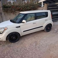 كيا سول  2013 ابيض محرك 1600 دوش   تدفئة وتبريد حادث قطعتين  السعر٧٧$ ...