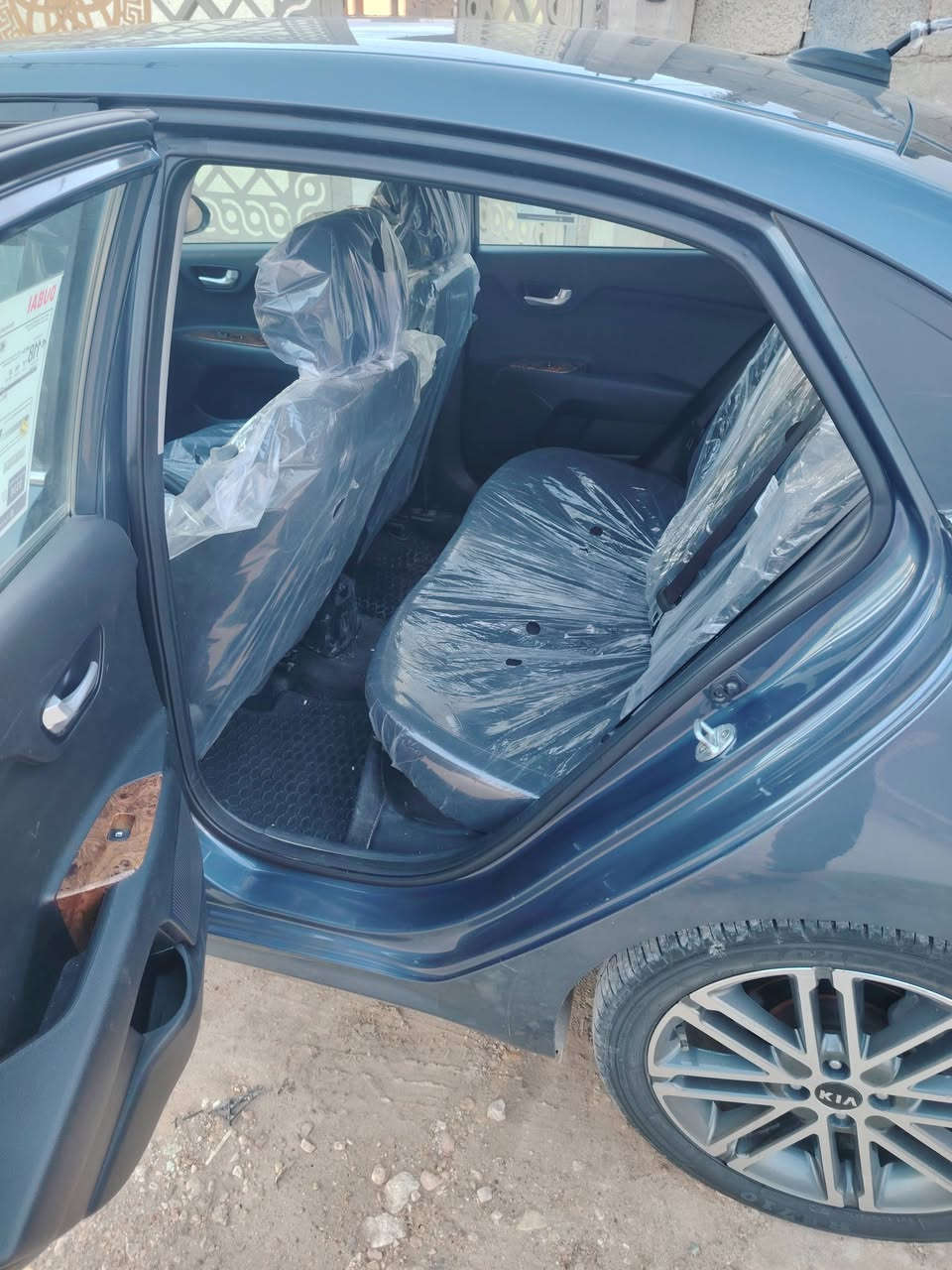 السلام عليكم اخوان سياره كيا ريو موديل ٢٠١٩ امريكي فول مواصفات واحد على واحد فقط بنيد رشد صبغ بدون اي دواخل سونار موجود سياره مناقصه برغي للبيع ***********

