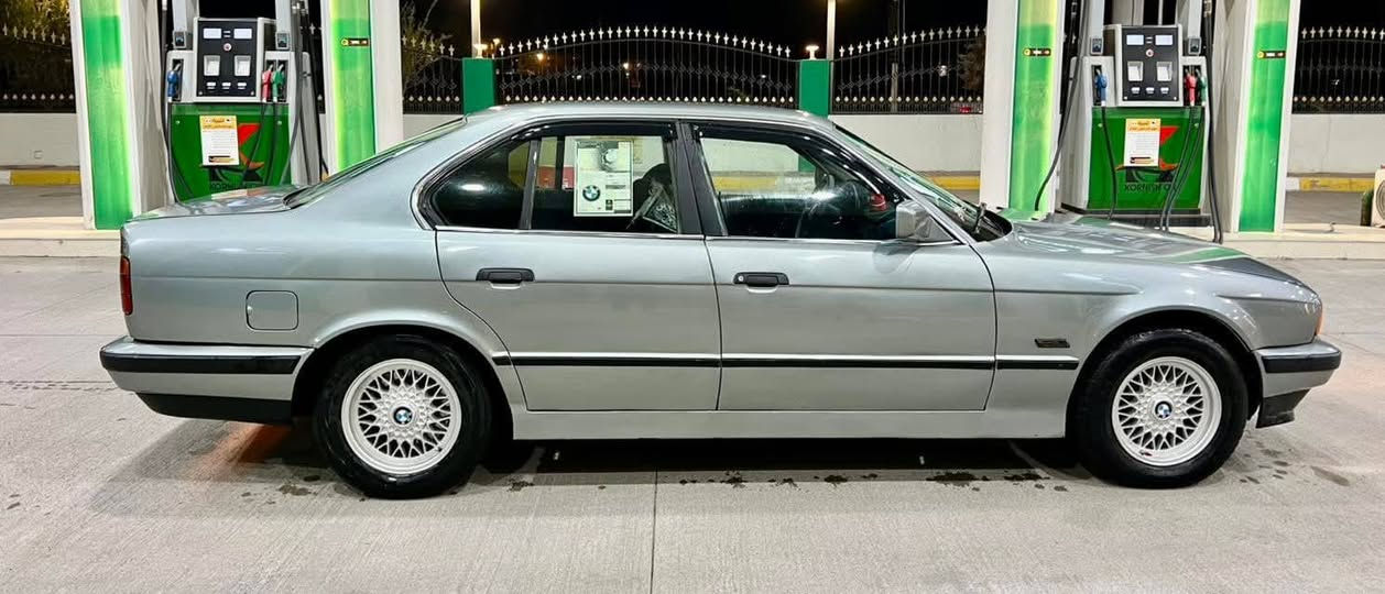 بيام دبليو للبيع رقم نبارمشروع وطني كتاب بانزين 535 كير محرك شرط كامل رقم دولي  كركوك *********** كركوك, العراق
