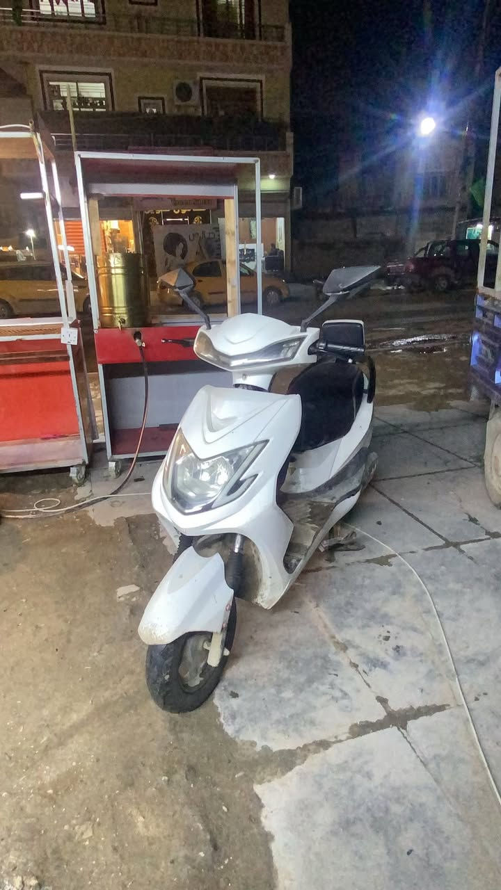 درجه شحن لل بيه ما بيه نقل او عطل فقط ينراد اله شاحنه سرعته 60 و بيه 6 بطاريات سويجات وبصمات كامله ا
السعر 300 فقط قفل ماكو هيج سعر 
مكاني بغداد البلديات 
***********
