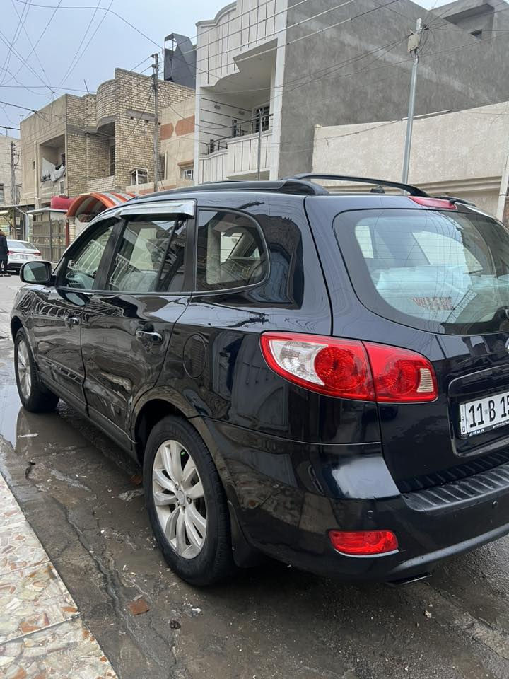 السلام عليكم
سنتافيا موديل 2007 
فول  مواصفات  ما عدى البصمه 
 6 سلندر 
فتحه 
7 راكب 
رقم بغداد تحويل ثاني يوم 
بيها 5 قطع صبغ اثر جراد وصبغتهن 
بيع أو مراوس حسب القناعه 
***********
غير متواجد على الفيس
