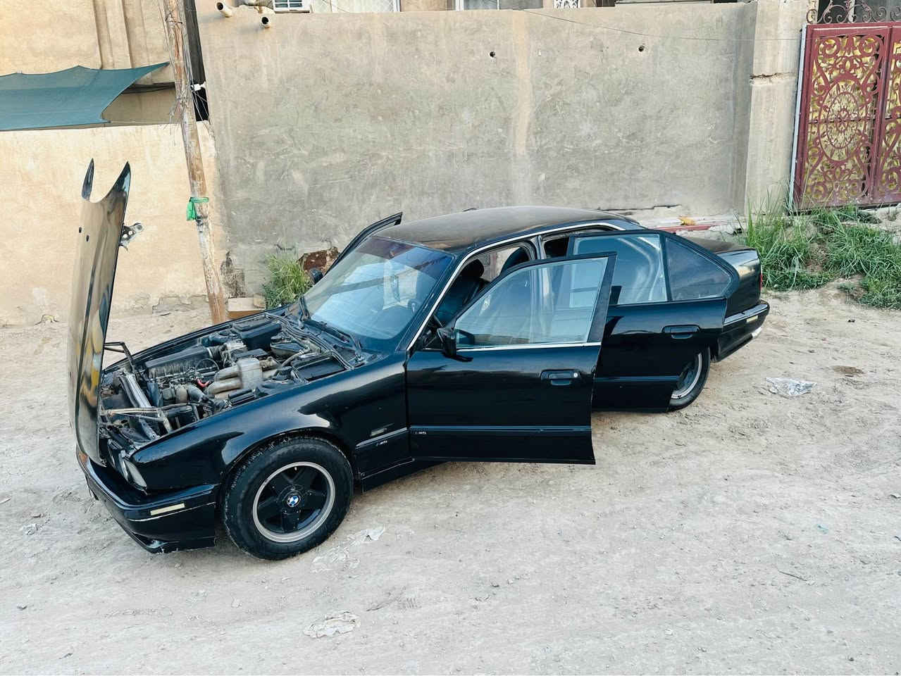 سلام عليكم 
بي ام 535 كير عادي موديل 1991
رقم بغداد باسمي 
مكينه وكير نضيفات 
صبغتهه جديده عضمتهه موس 
بجم عريض لايت سوار ومنضومه زنون عالي
تبريد منضومه جديده❄️ 
وياله بوربت وتخم تاير جديد
داخله جلد نضيف كلش 
السياره بيهه شلعه تشك الاول والثاني والثالث
ومعدل شرط 200
السعر 38
مكاني بالحله حي العسكري *********** حلة, بابل

