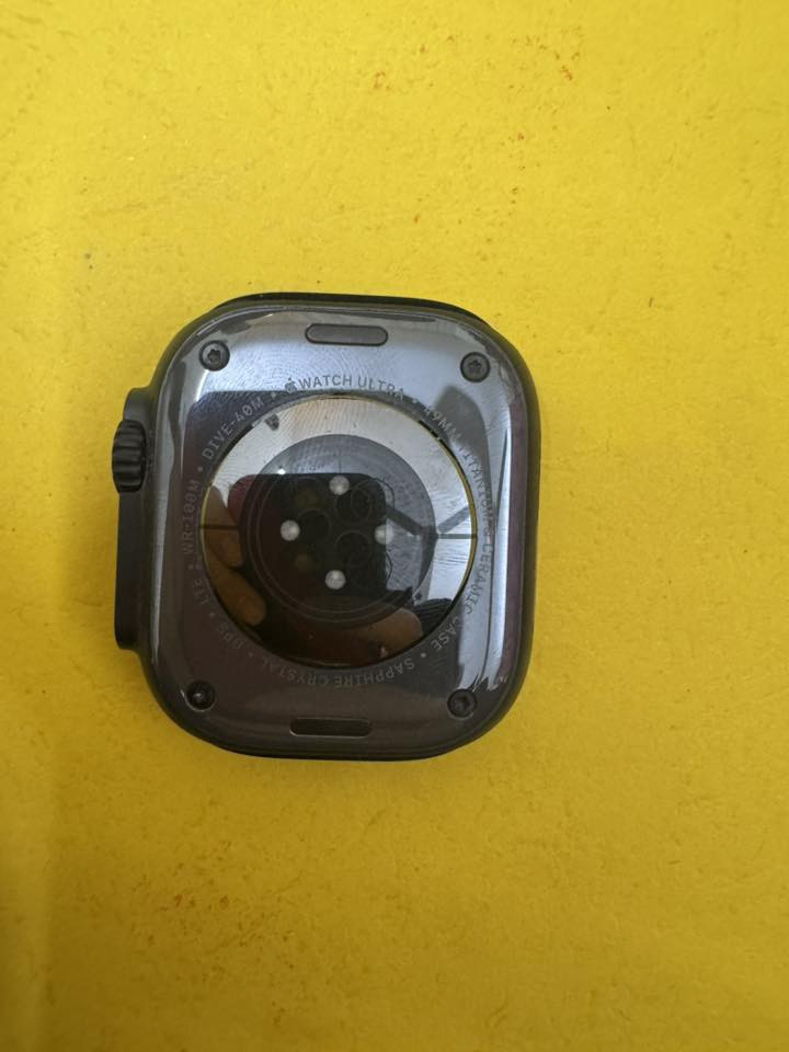 سلام عليكم 
ساعه ابل الترا2 تيتانيوم اسود
بطاريه 100‎%‎ 
نظافه99‎%‎
كامل الملحقات الاصليه معى السير الاصلي
حجم49m
سعر875 الف
عنوان بغداد
***********
