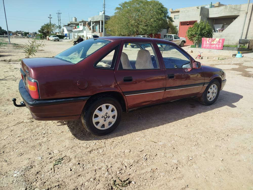 سلام و علیکم اوپڵ مۆدیل1989
مکینه 16ی قایش باریک  سه نه وی ئە سڵ و وە کالە بە شە رتی حاسیبە و اوە لیات ده عم و لێدراوی نیه خایسی نیه گشت گێچە کانی ایشە کات کارە بای مزبوت
تە نها مه کینه ی تۆزێک بوخار ئە کات 
سعری18 مجال شوێن کلار
*********** كيفري, ديالى
