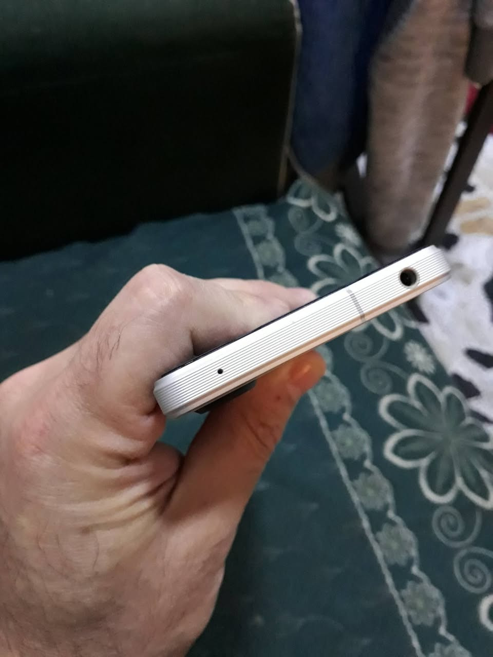 السلام عليكم سوني 1 مارك 5 جهاز نظيف جداً مكفول من اي خلل فقط بي طبع جداً خفيف اصلا متحس بي بالاستعمال  للبيع او مراوس مكاني بغداد دورة ماعندي توصيل السعر 300 وبي مجال


**إذا كنت صاحب هذا الإعلان وتريد حذفه لأي سبب، رجاءا أرسل رسالة إلى الدعم الفني**