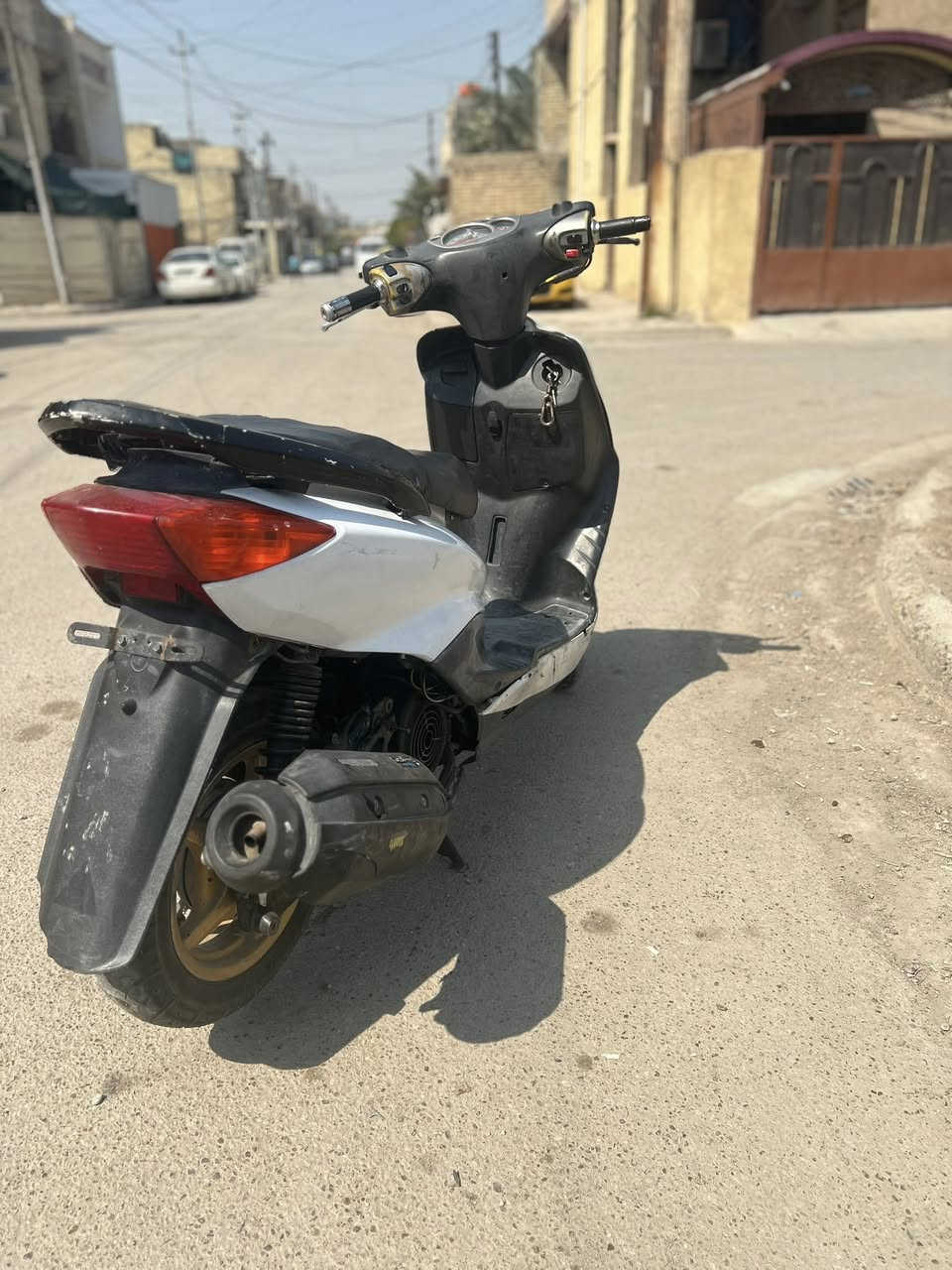 سلام عليكم دراجه سكنس نظيفه دراجه كامله مكينه بلاد سلف شغال 300بيها مجال قليل مكان  تقاطع درويش ***********
