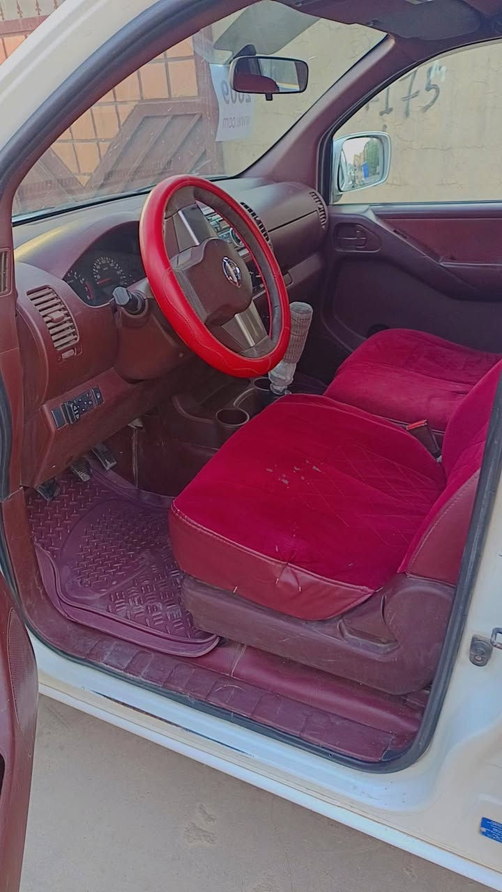 السلام عليكم 
للبيع 
نيسان نيفارا موديل 2009
السنوية جديده 
نضيفة كلش السيارة حيل حلوة 
السعر 100 وبيها مجال 
للاستفسار الاتصال على الرقم ***********
