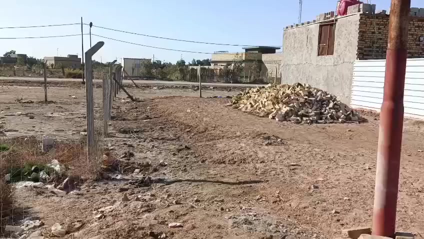 سلام عليكم 
عرصه ٢٠٠م عرصه مدفونه
ع طريق النجف يم صيطره القديمه مال نجف
منطقه ام عباسيات
رقم***********
