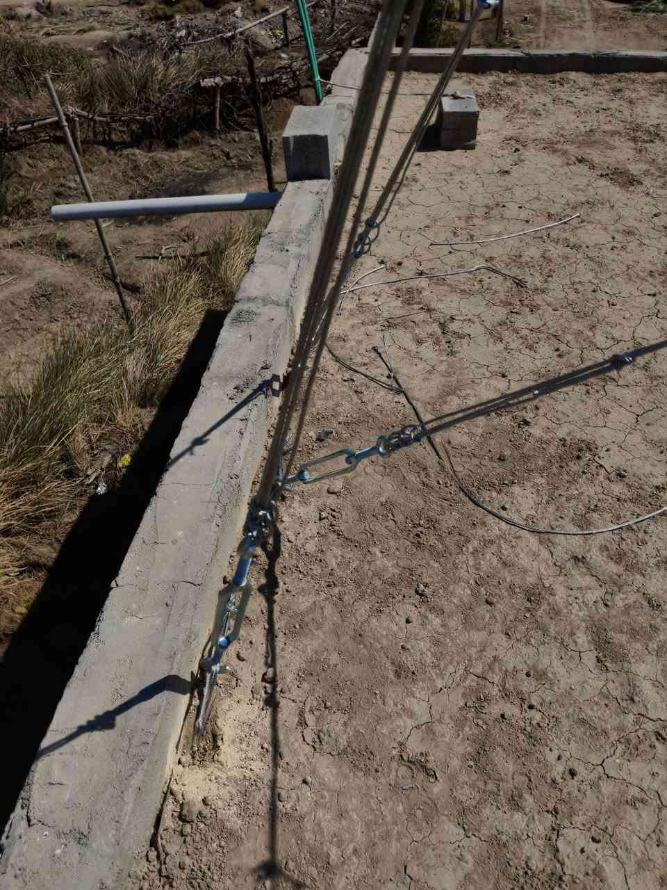 تحيه طيبه تم تفصيخ ونصب برج في محافظة الديوانيه يتوفر كادر عمل جميع المحافضات مع جميع المواد قفايص براغي سلك حديد باسعار مناسبه ***********
