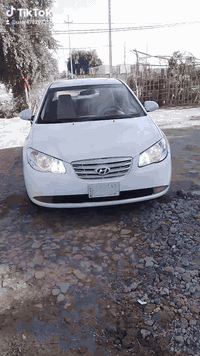 السلام عليكم انتر  موديل 2011  محرك 1600 حادث قطعه وحده وجاملغ بارد رقم قادسيه سعر 120 وبيه مجال  وتصل  عل رقم***********
