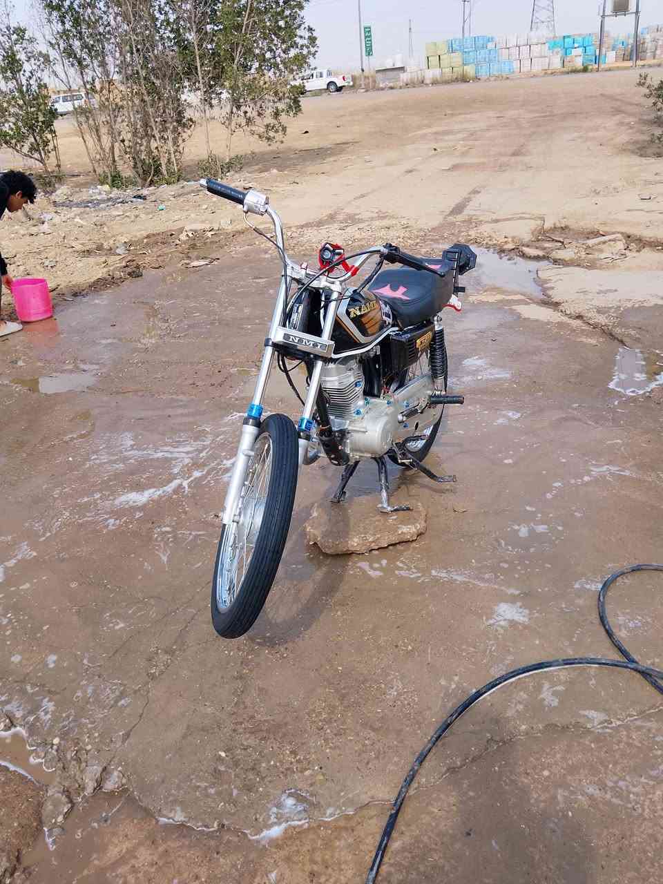 سلام عليكم شباب دراجه لبيع محرك رابيدو 4 كير محرك مفتوح والشاصي 20 وبيه اوراق سكنر السعر 400 وبيه مجال ولهذه رقمي لتواصل ***********
